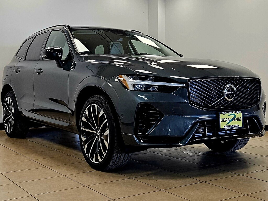 New 2026 Volvo XC60 plug-in hybrid T8 Ultra SUV