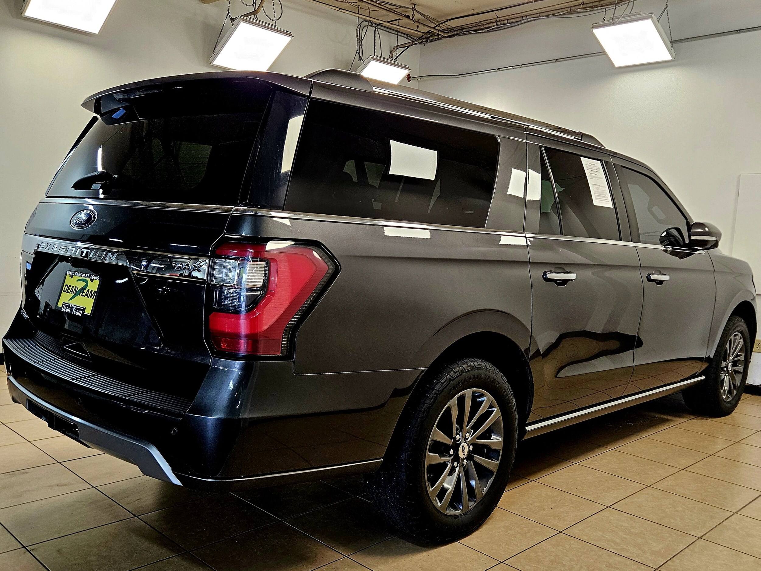 2021 Ford Expedition MAX Limited photo 3