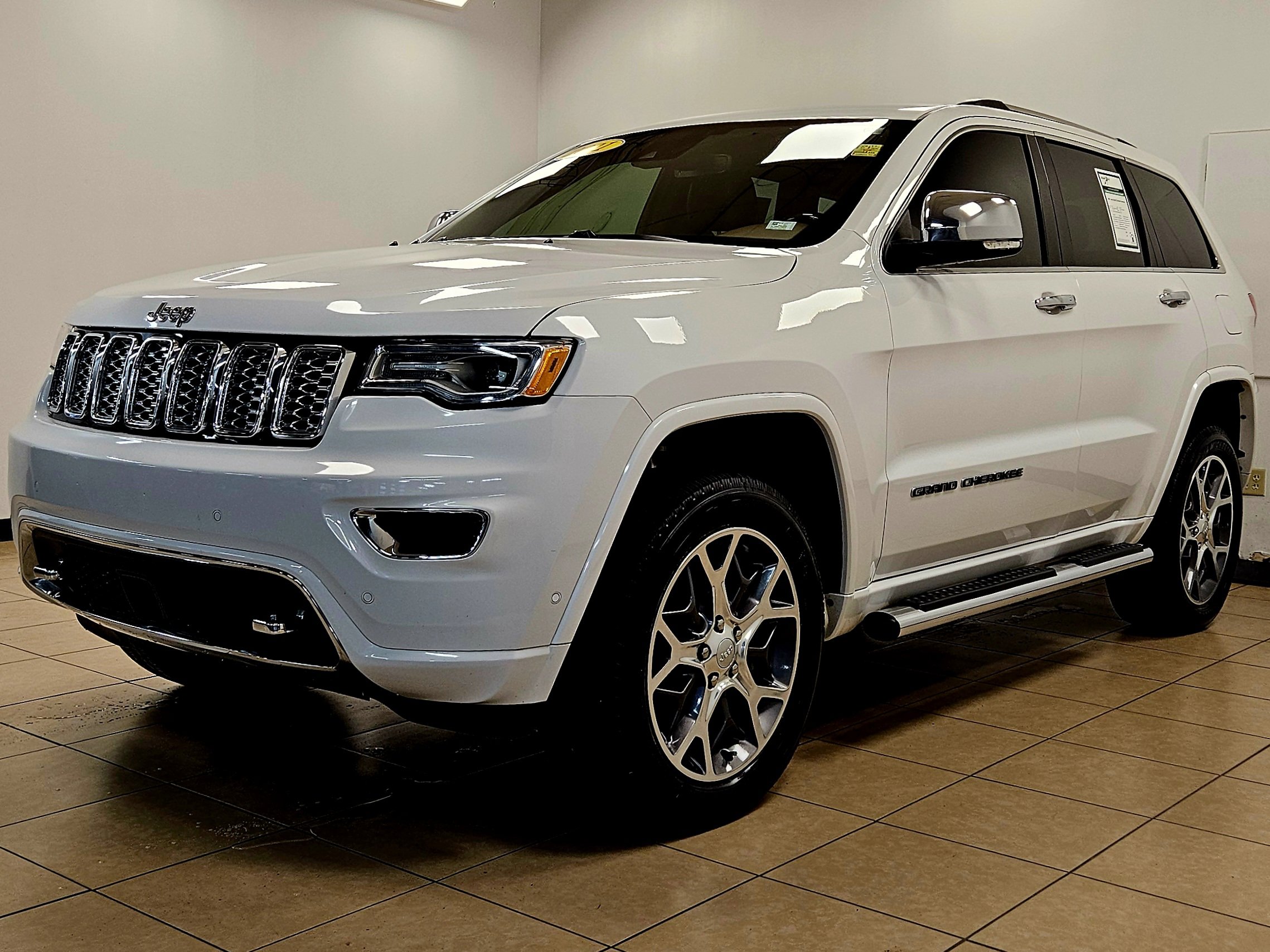 2021 Jeep Grand Cherokee Overland Sport photo 2