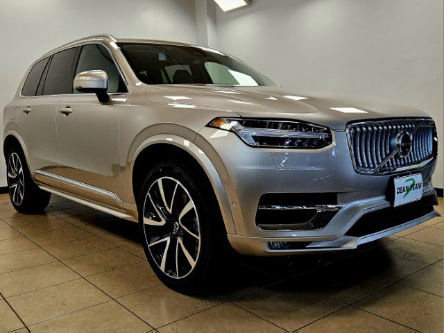 2025 Volvo XC90 Plus photo 2