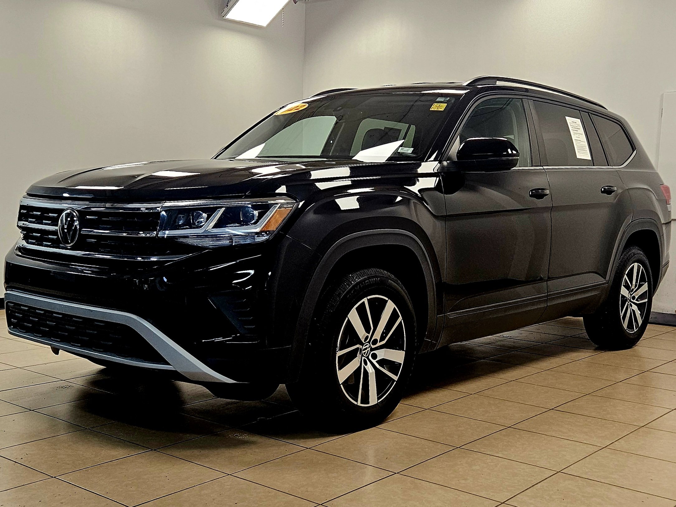 2022 Volkswagen Atlas SE photo 2