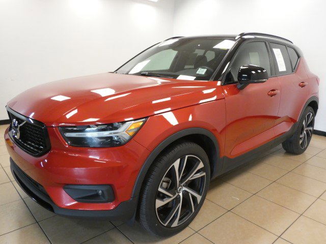 Used 2021 Volvo XC40 R-Design with VIN YV4162UM7M2606463 for sale in Saint Louis, MO