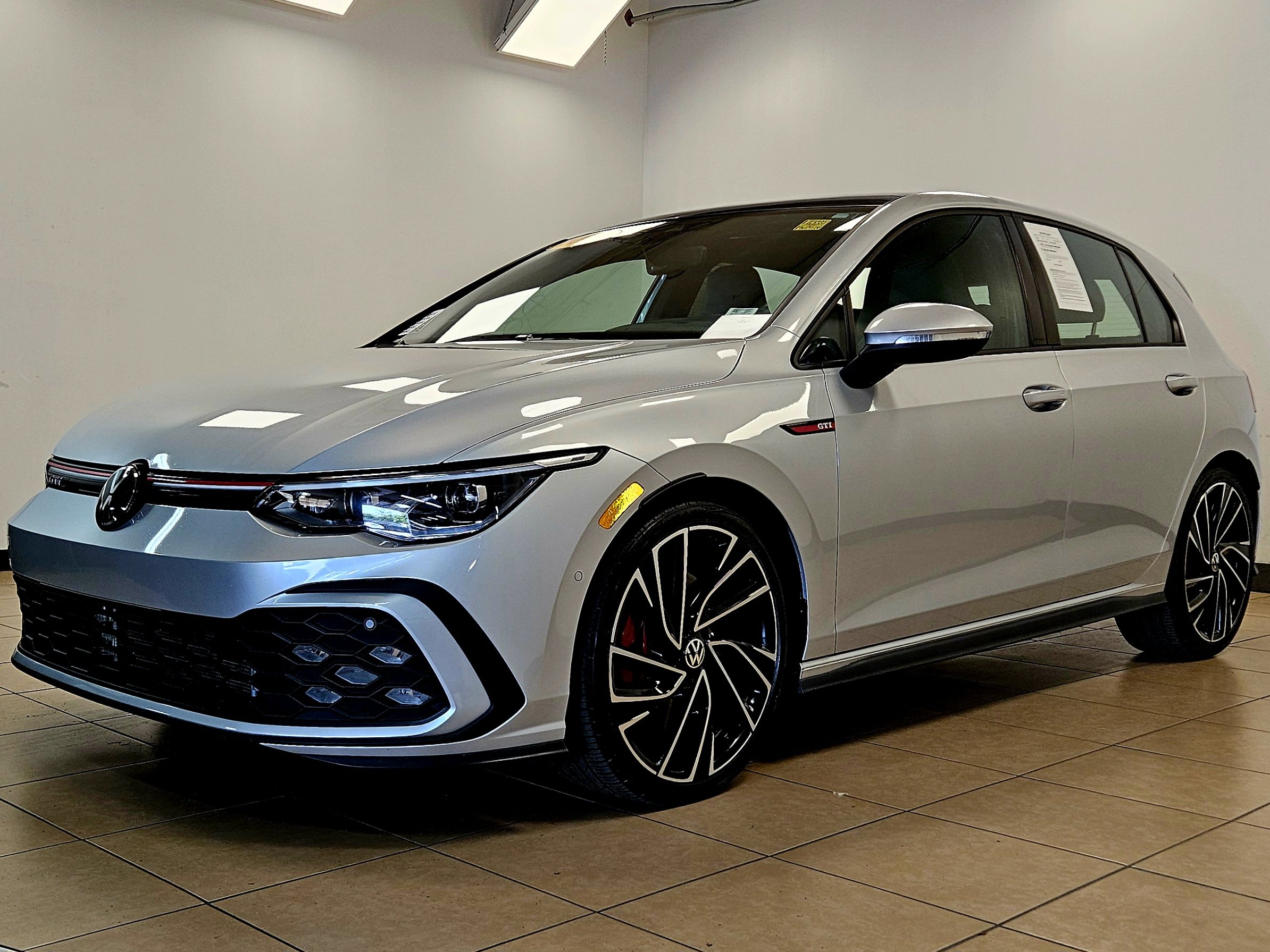 2023 Volkswagen Golf GTI Autobahn photo 2