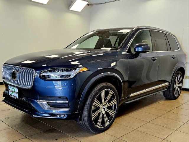 2025 Volvo XC90 Plus photo 3
