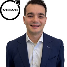 Staff member Ike Dean from 28eda1f7ae68