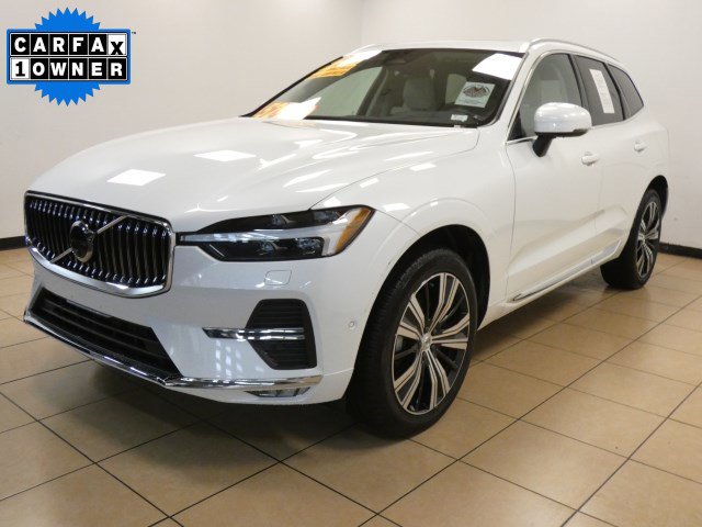 2023 Volvo XC60 Plus photo 2