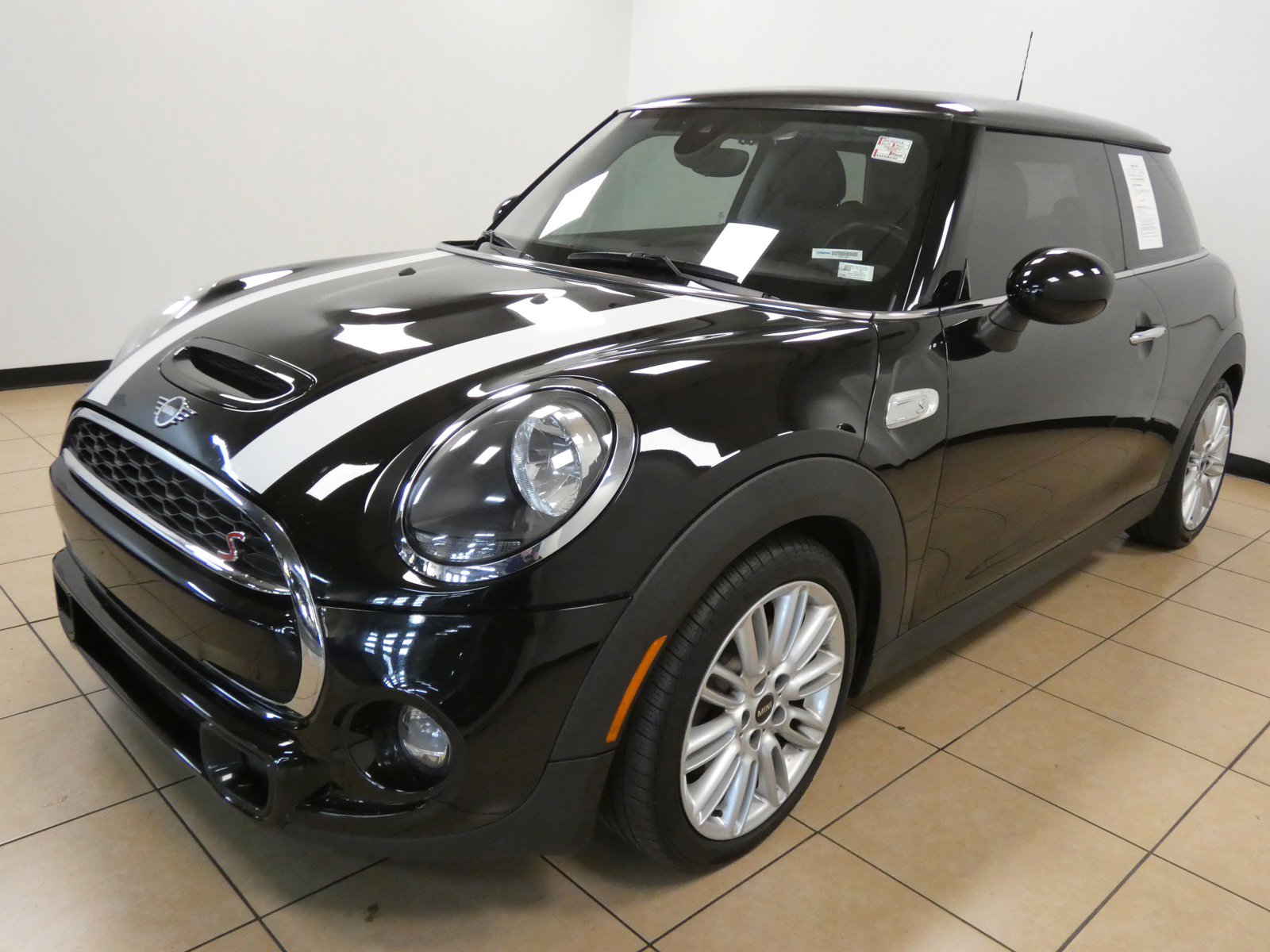 Used 2019 MINI Hardtop 2 Door S with VIN WMWXP7C56K2A53044 for sale in Saint Louis, MO