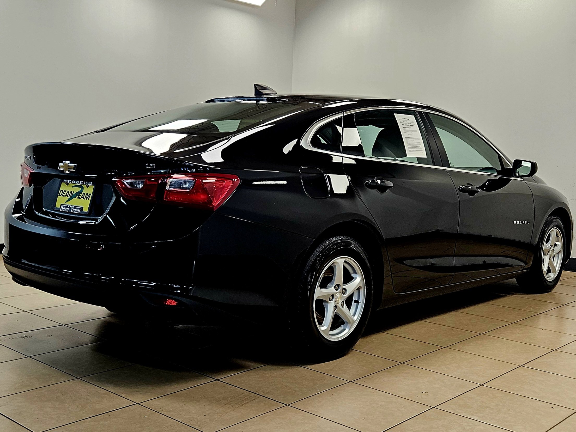 2016 Chevrolet Malibu LS photo 4