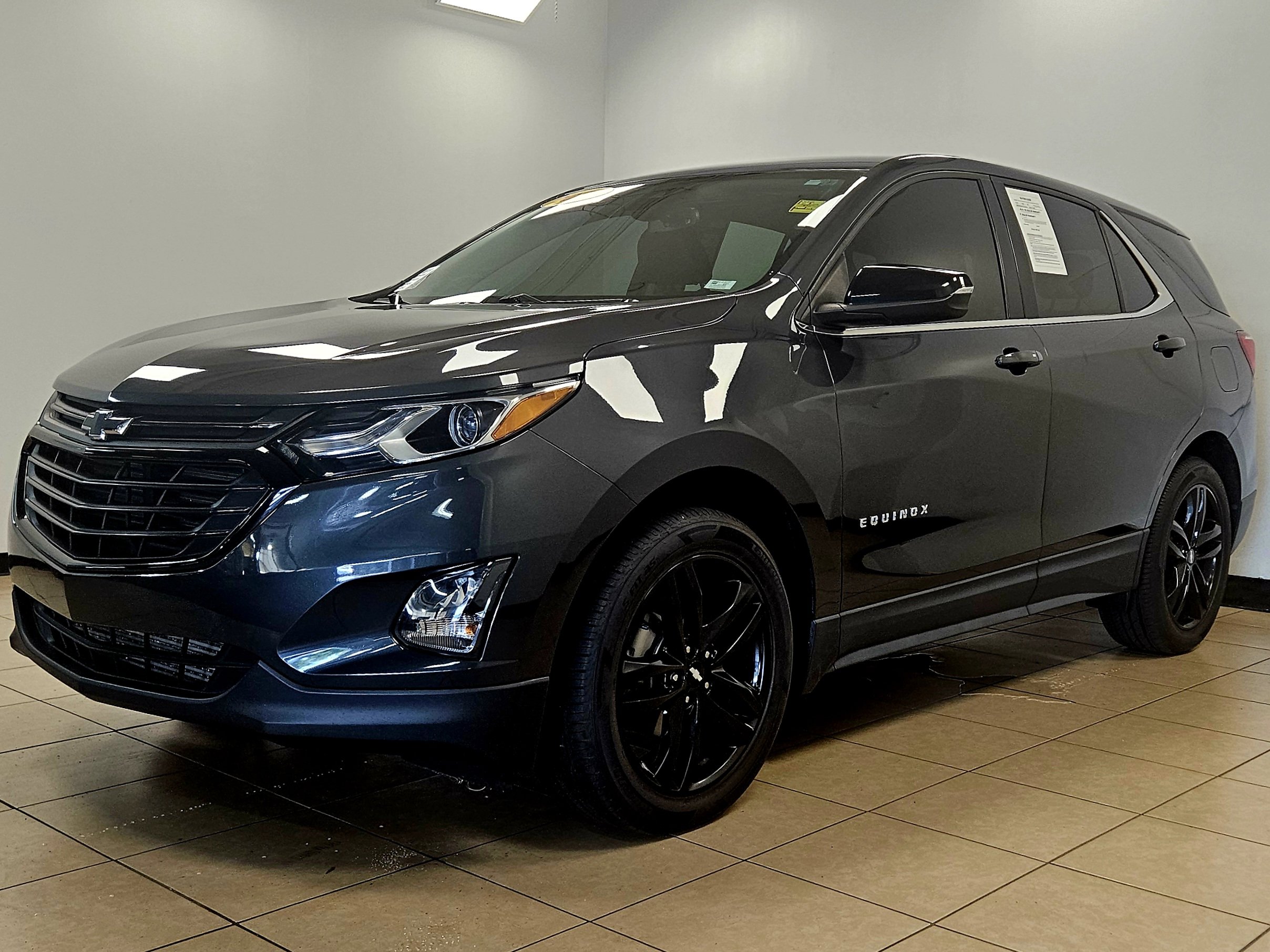 2020 Chevrolet Equinox LT photo 2