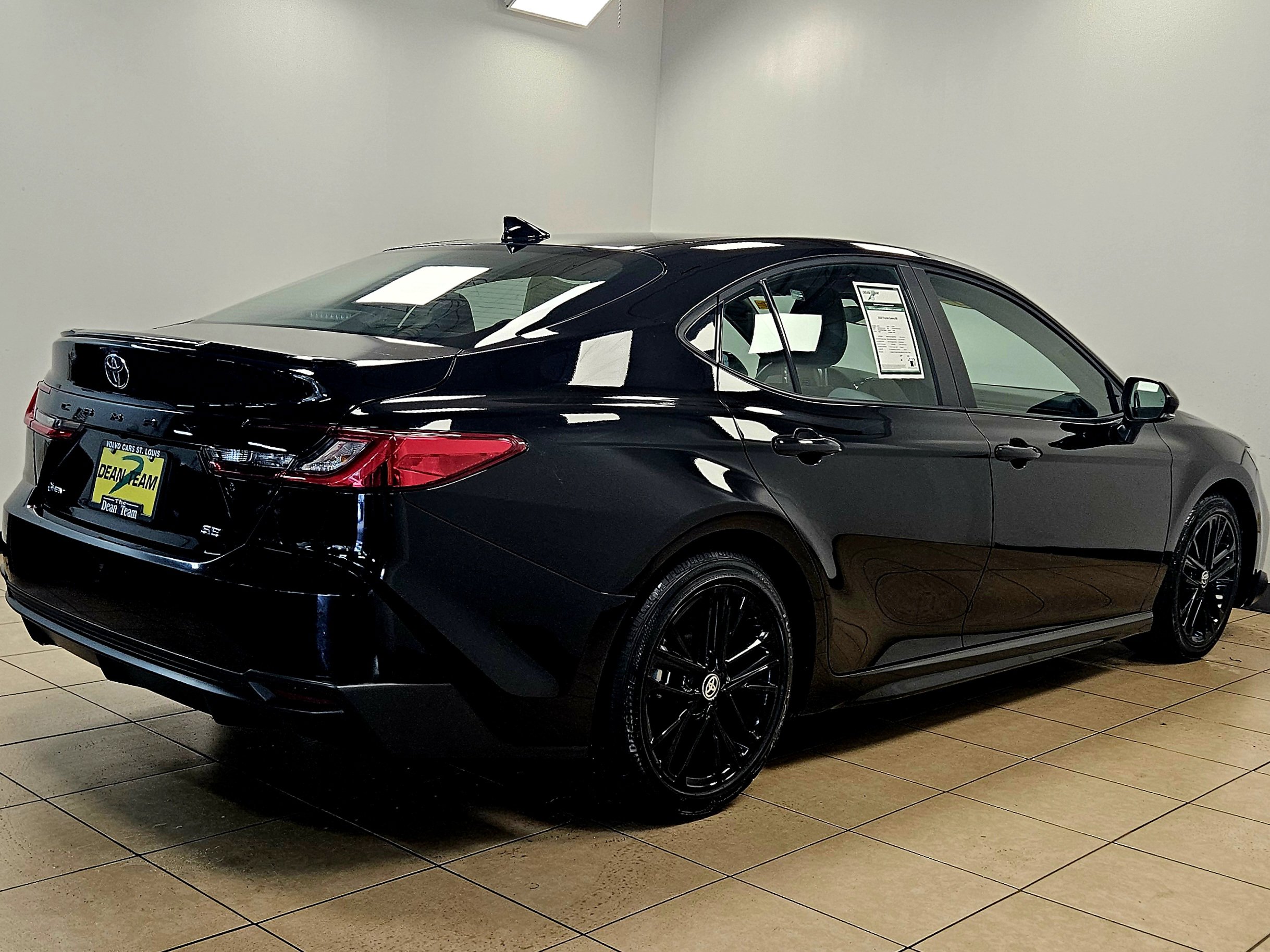 2025 Toyota Camry SE photo 3