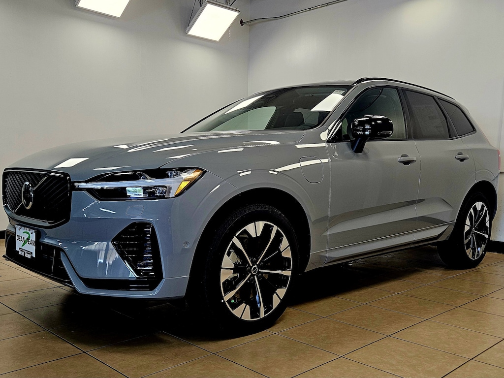 New 2026 Volvo XC60 plug-in hybrid T8 Plus SUV