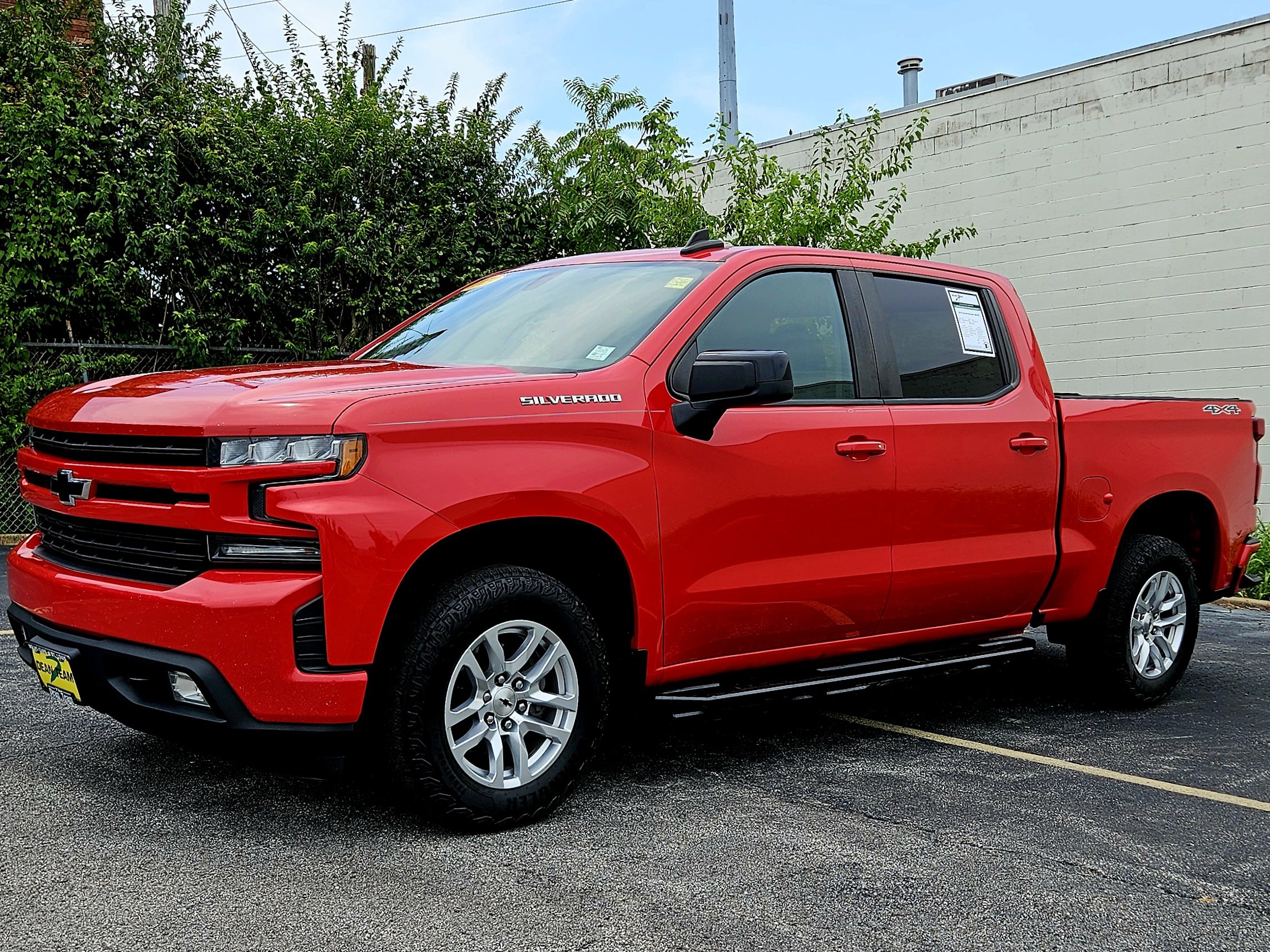 2019 Chevrolet Silverado 1500 RST photo 2
