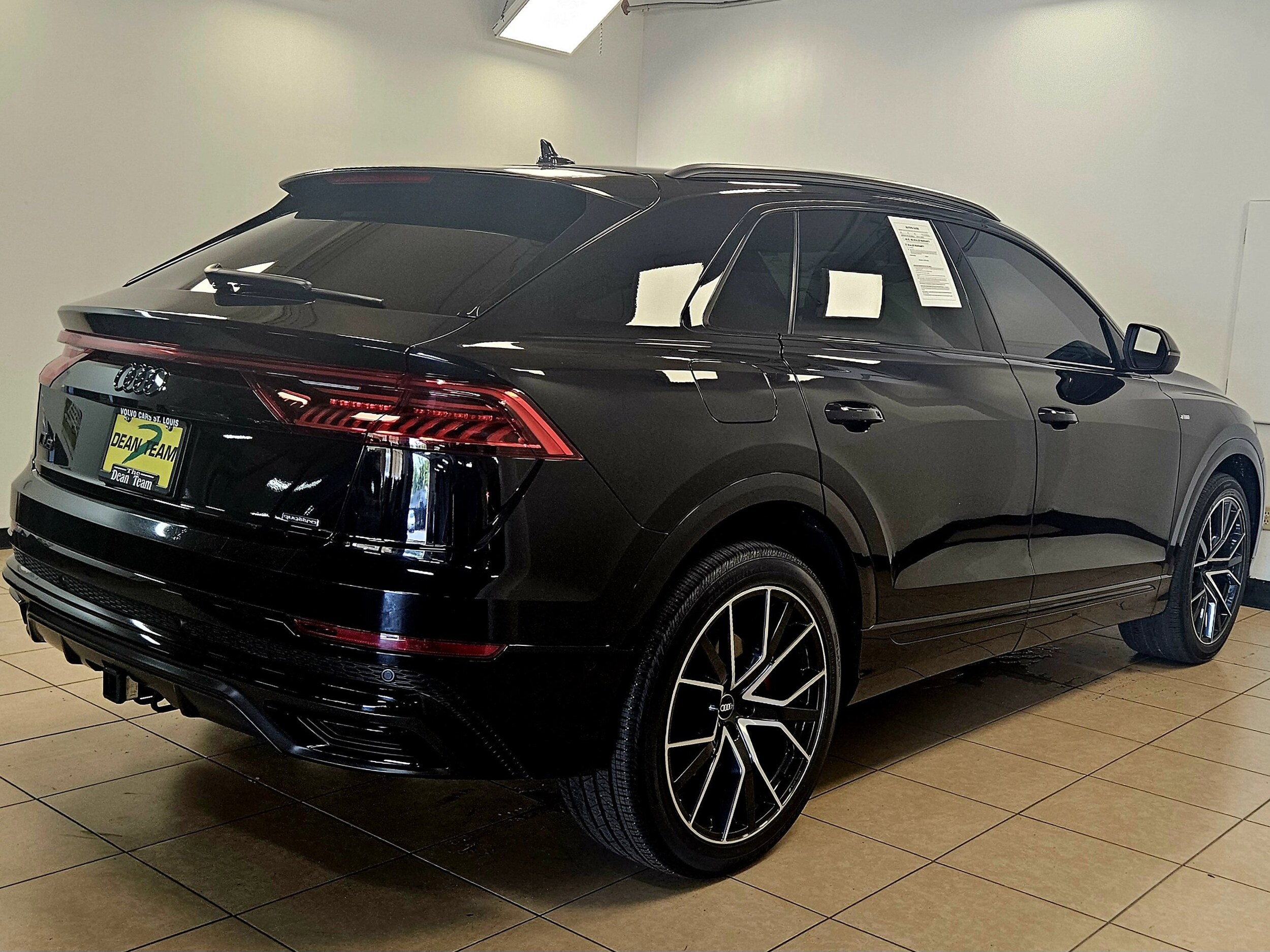 2021 Audi Q8 line Premium Plus photo 2