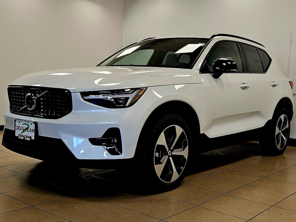 New 2026 Volvo XC40 B5 Plus SUV