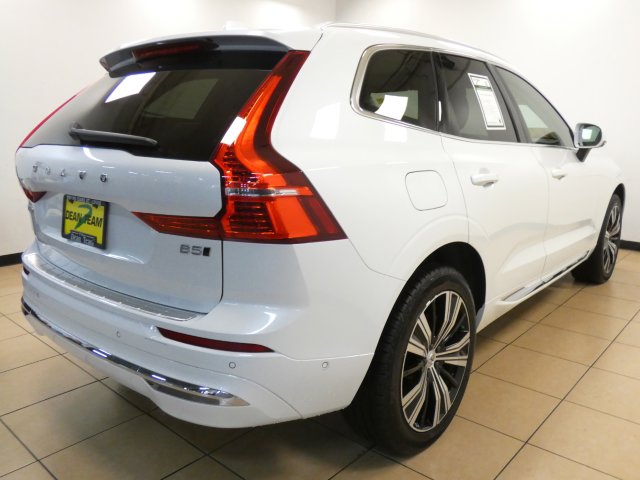 2023 Volvo XC60 Plus photo 3