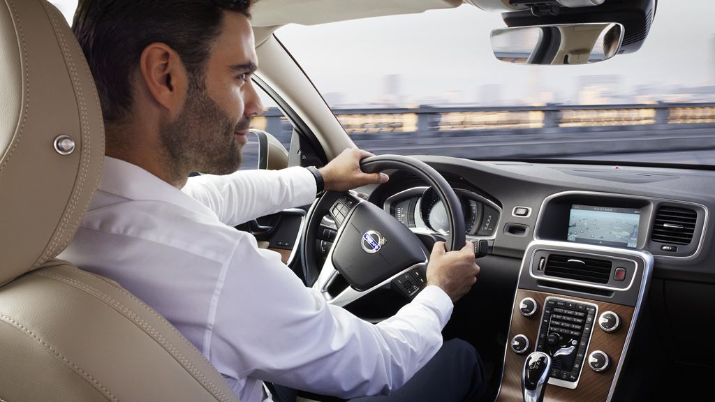 volvo-s60-inscription-4096x2304-image7-v1.jpg