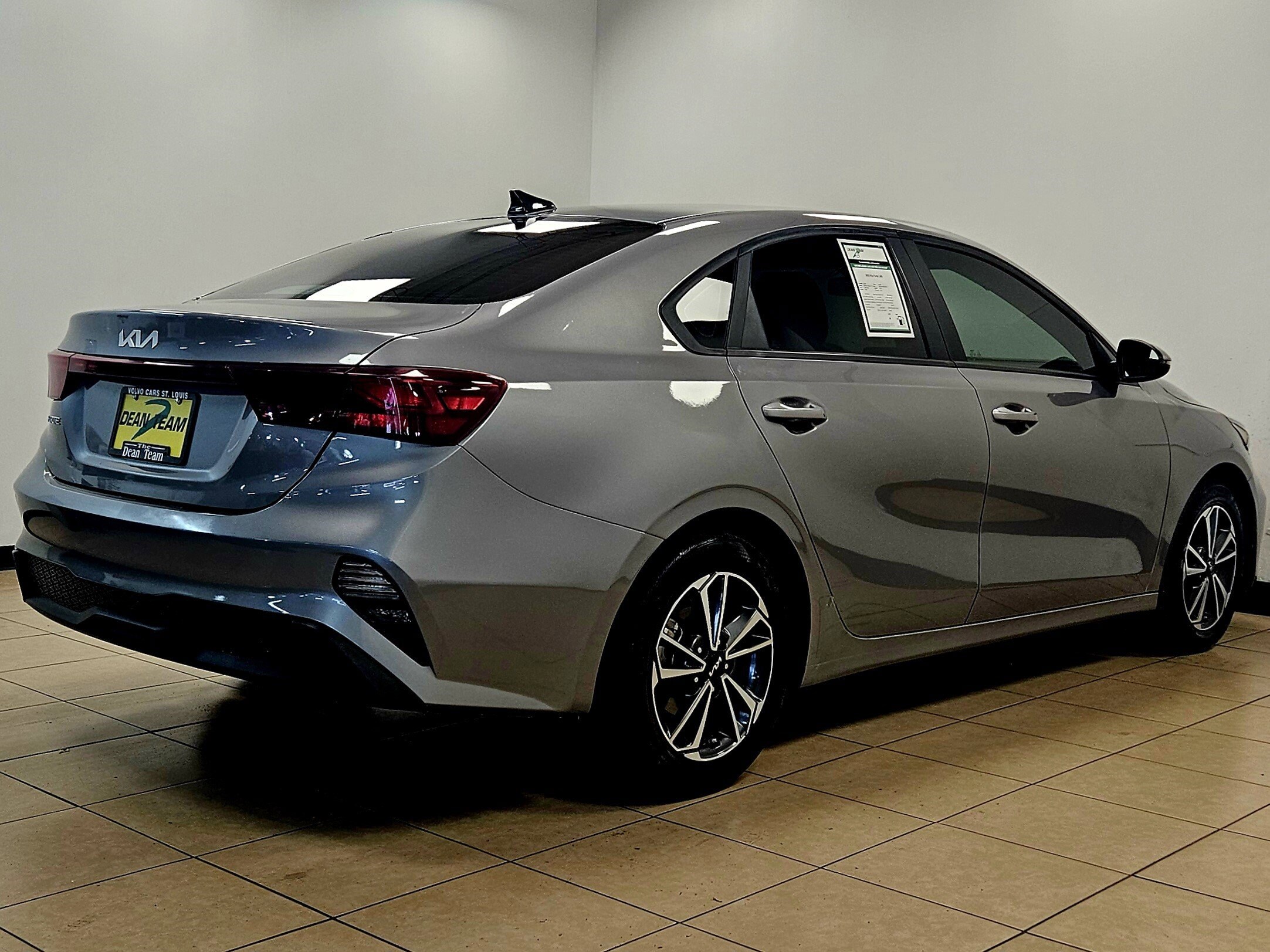 2023 Kia Forte LXS photo 4