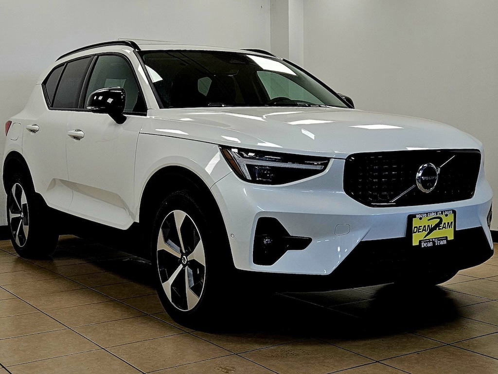 New 2026 Volvo XC40 B5 Plus SUV