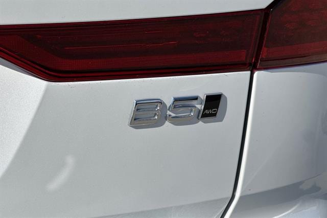 2026 Volvo XC60 Plus - Photo 33