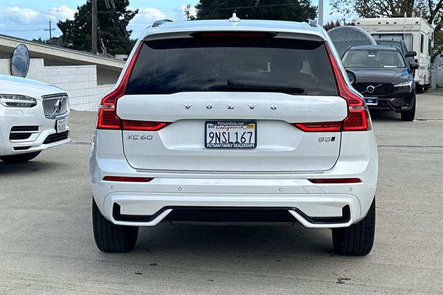 2024 Volvo XC60 B5 Plus photo 4