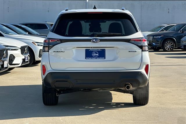 2025 Subaru Forester Touring photo 3