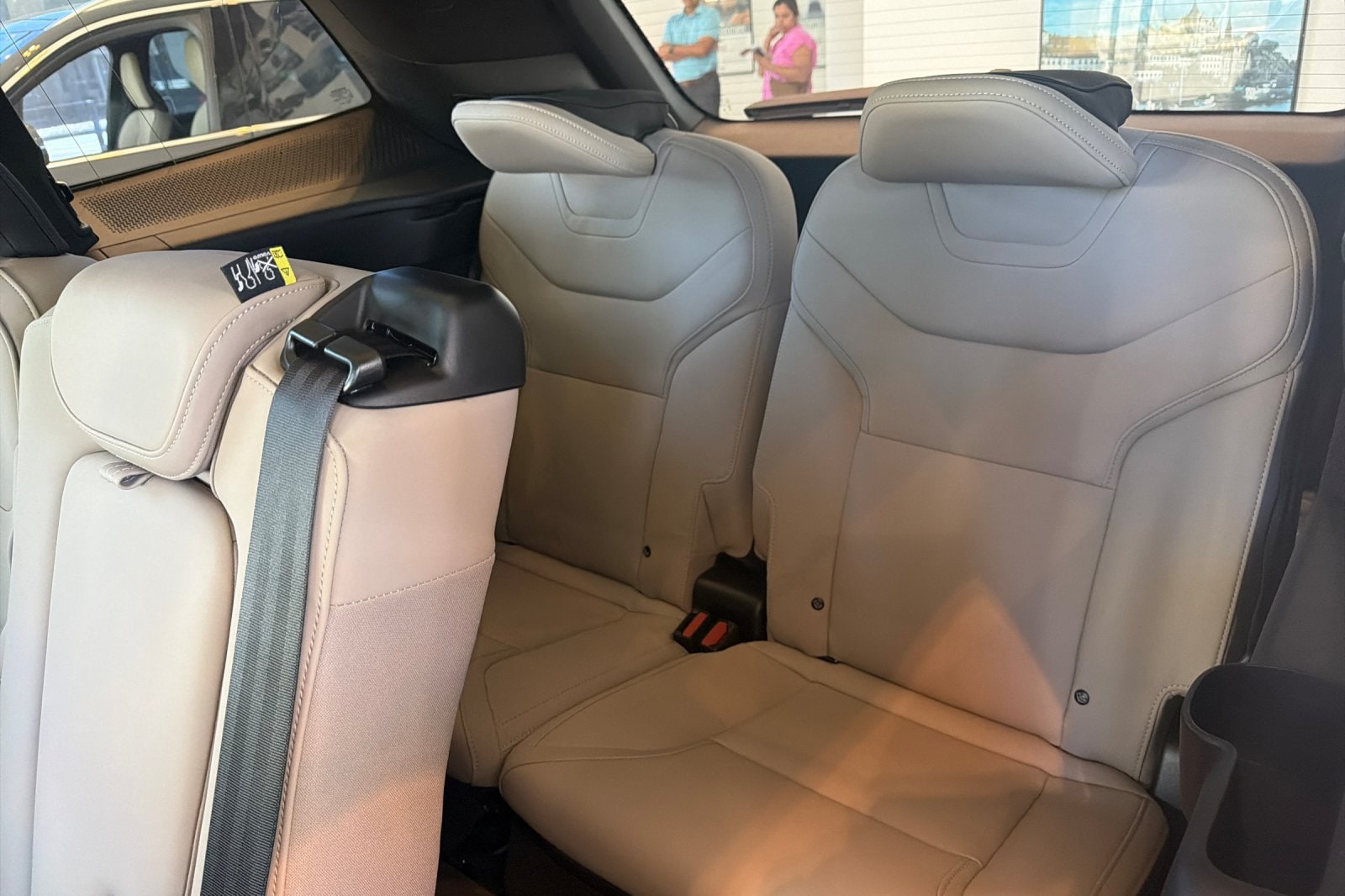 2026 Volvo EX90 Plus - Photo 14