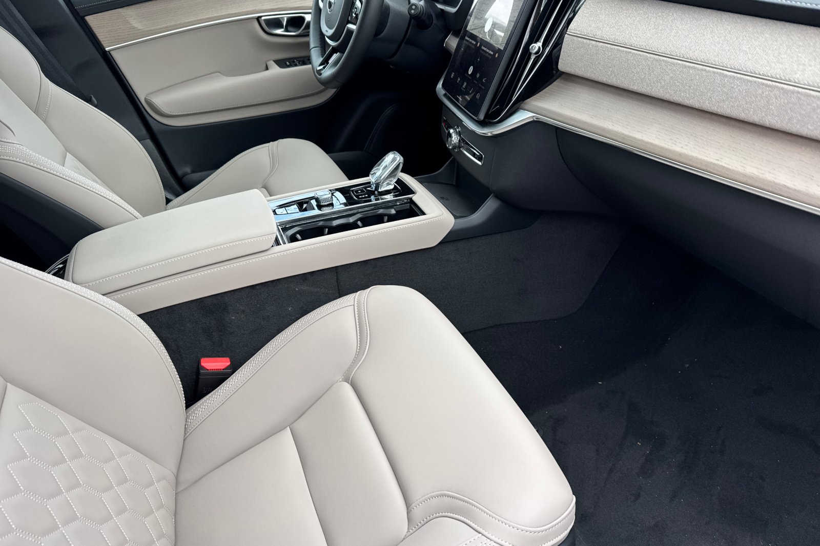2026 Volvo XC90 Core - Photo 16