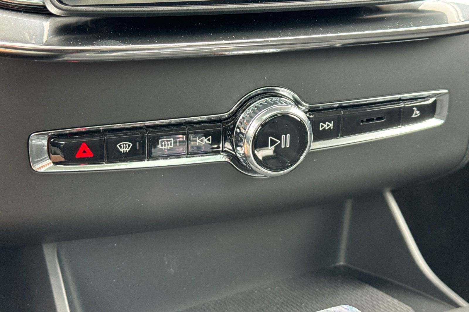 2026 Volvo XC90 Plus - Photo 21