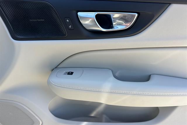 2026 Volvo V60 Cross Country Plus - Photo 19