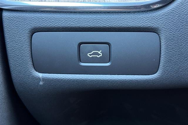 2026 Volvo XC60 Plus - Photo 31