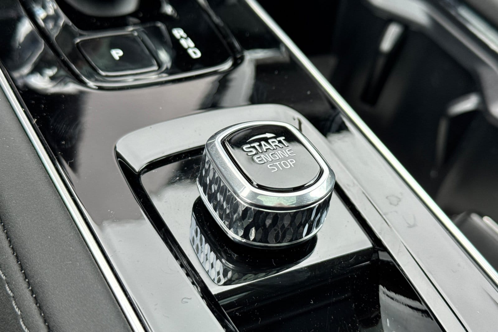 2026 Volvo XC90 Plus - Photo 23