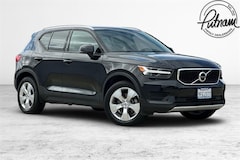 2022 Volvo XC40 T5 Momentum SUV