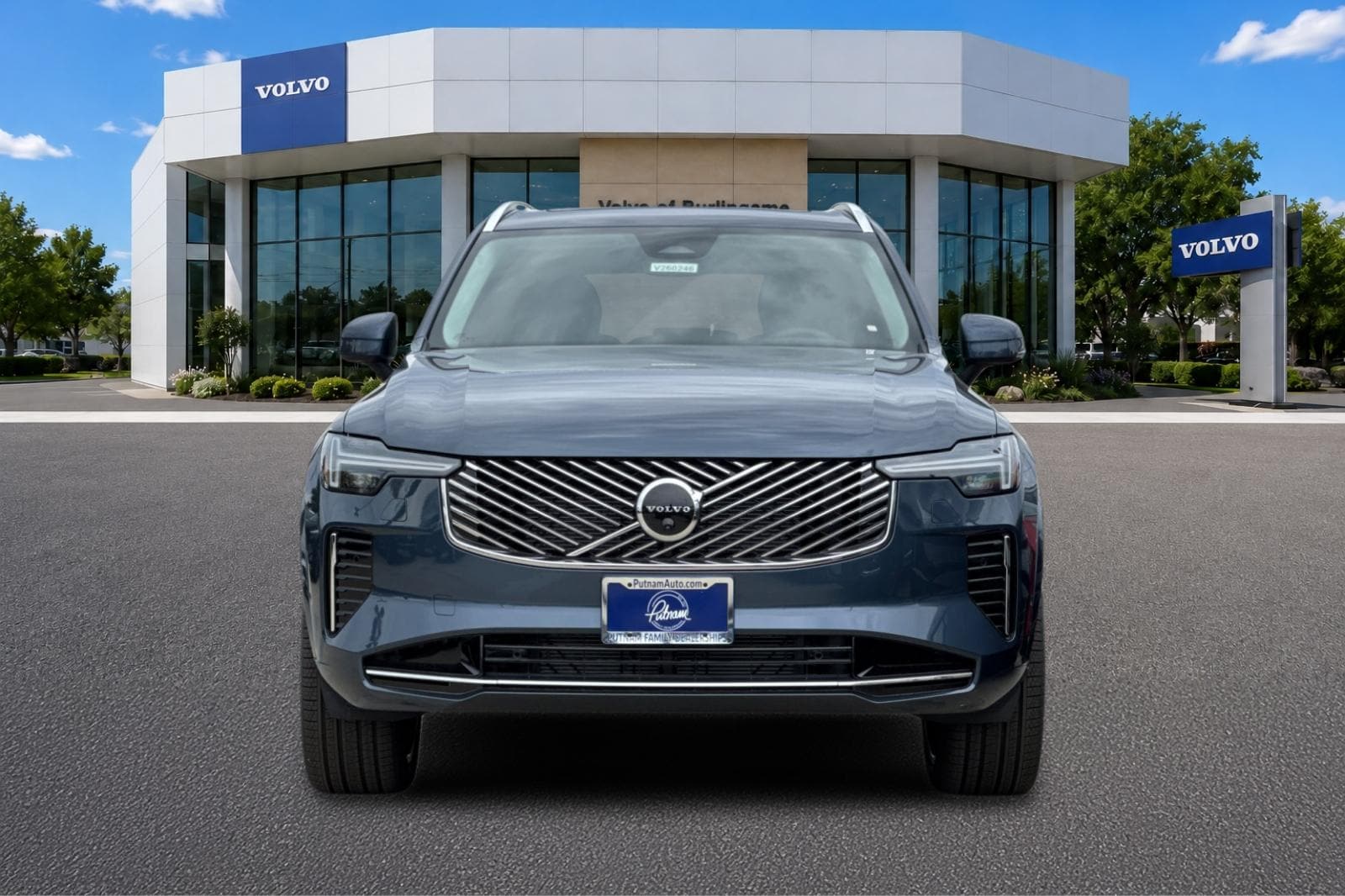 2026 Volvo XC90 Plus - Photo 8