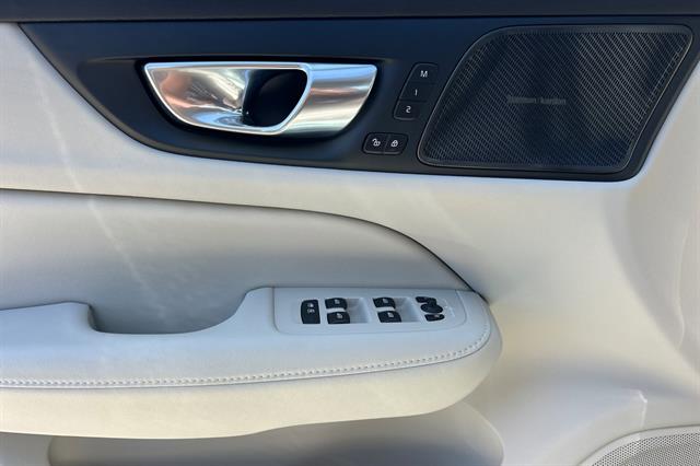 2026 Volvo V60 Cross Country Plus - Photo 10