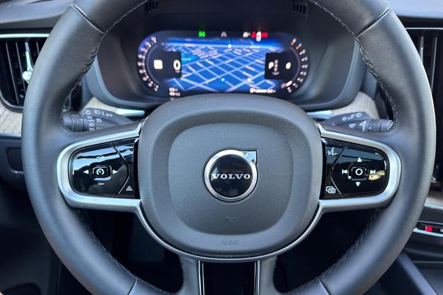 2026 Volvo XC60 Plus - Photo 26