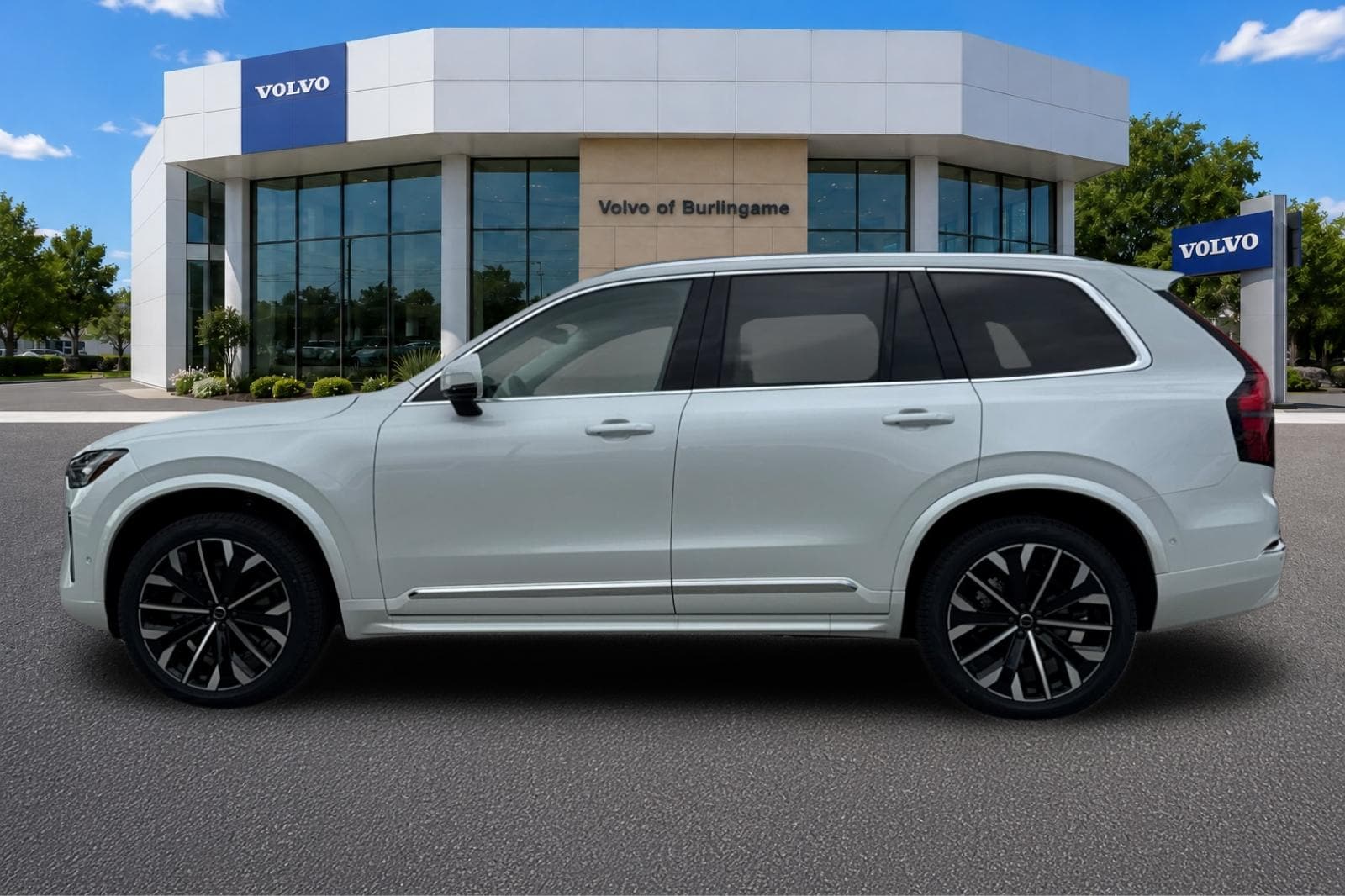 2026 Volvo XC90 Plus - Photo 6