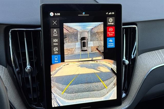2026 Volvo XC60 Plus - Photo 22