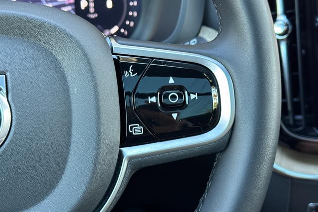 2026 Volvo XC60 Plus - Photo 28