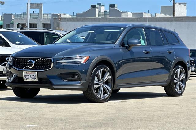 2026 Volvo V60 Cross Country Plus - Photo 7