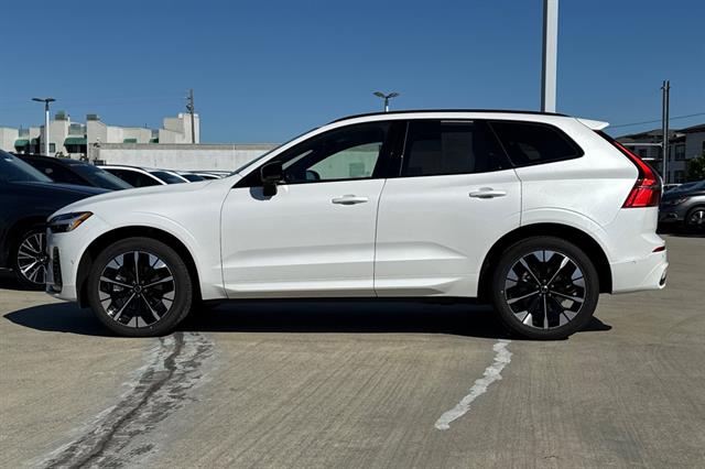 2026 Volvo XC60 Plus - Photo 6