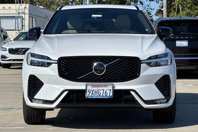 2026 Volvo XC60 Plus - Photo 8