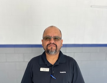 Staff member Aldo Luna from ID_233c920ff52c