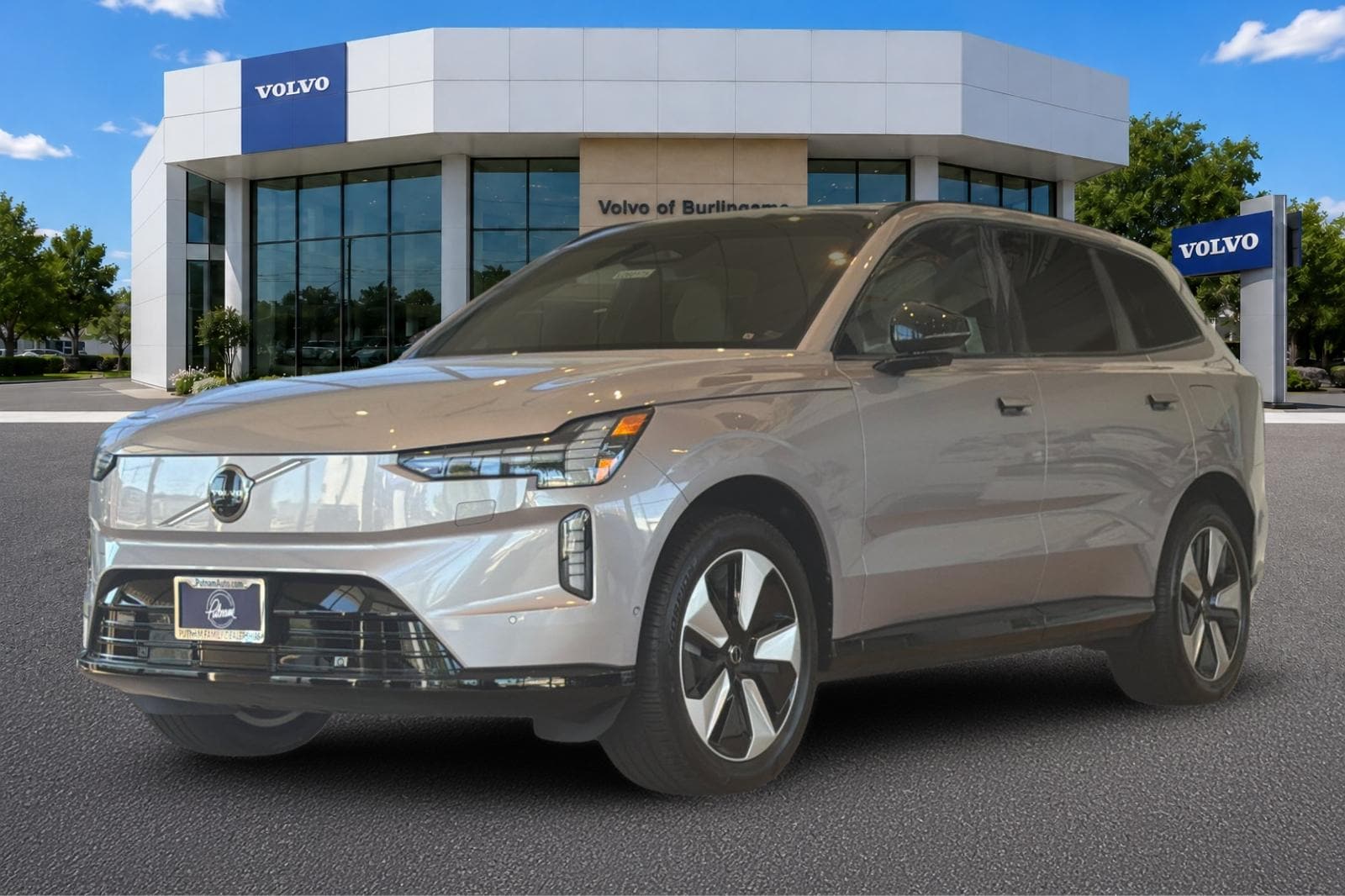 2026 Volvo EX90 Plus - Photo 7