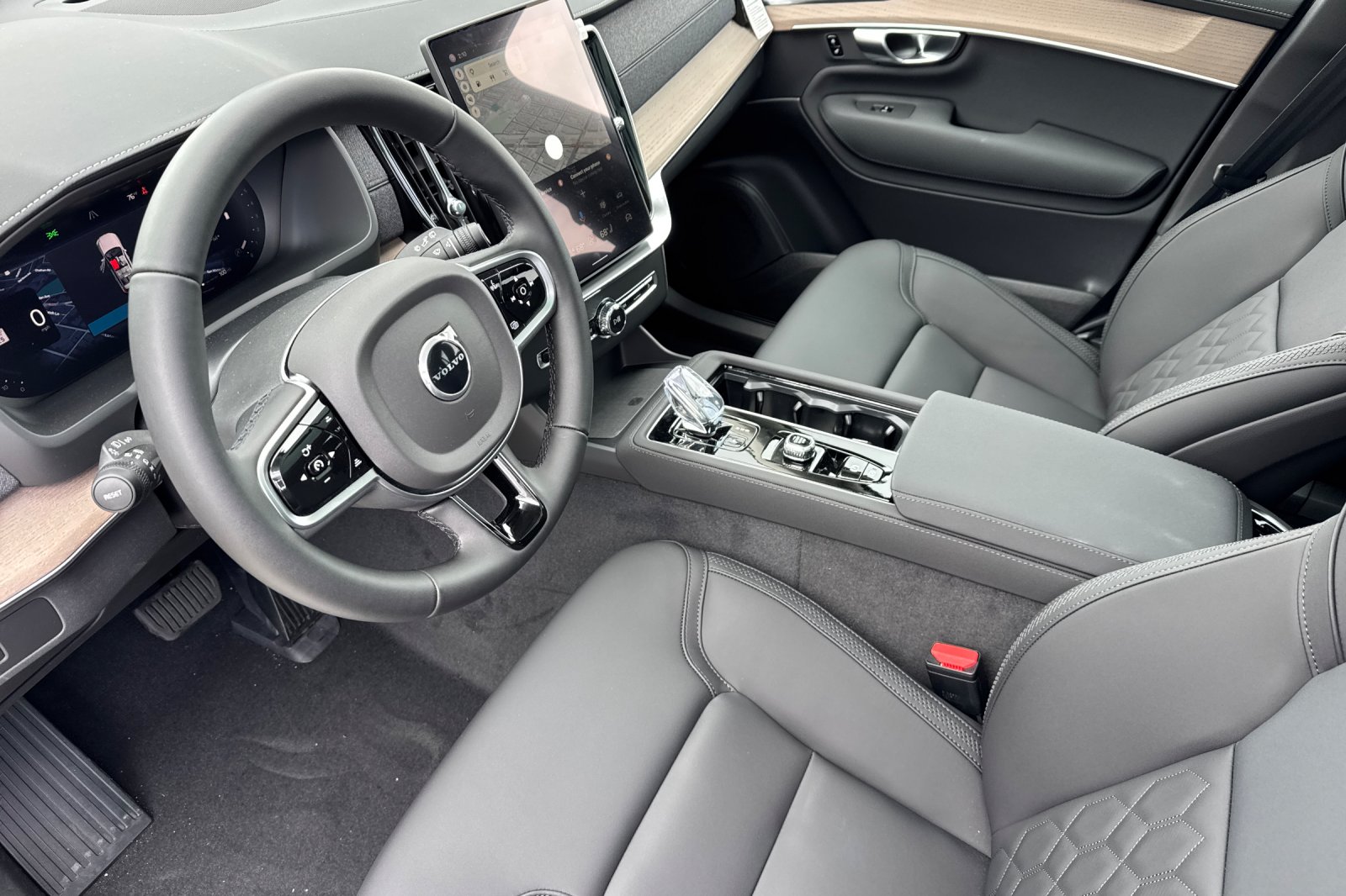 2026 Volvo XC90 Plus - Photo 9
