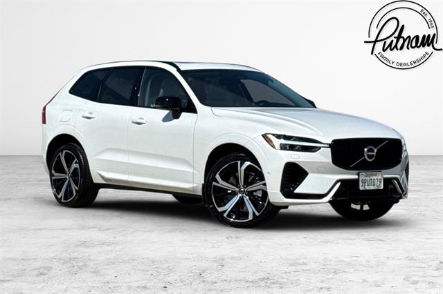 2025 Volvo XC60 T8 Ultra Dark AWD's photo