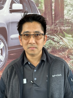 Staff member Oliver Leyva from ID_6ea4127eeaf5