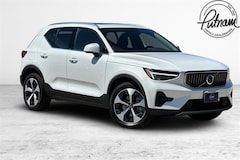 2025 Volvo XC40 B5 Core Bright Theme SUV