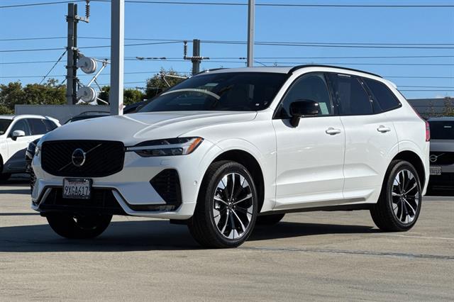 2026 Volvo XC60 Plus - Photo 7