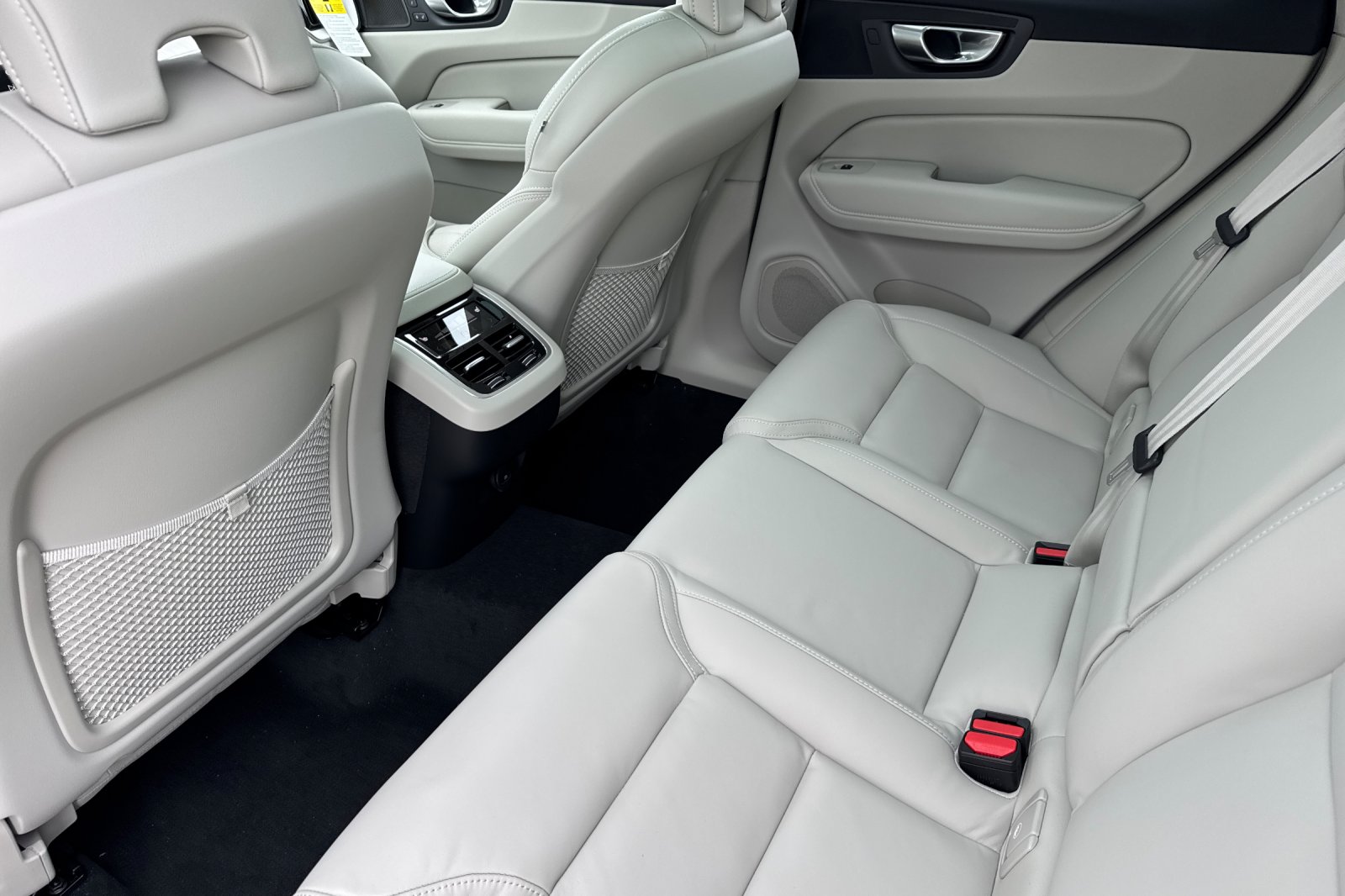 2026 Volvo XC60 Ultra - Photo 11