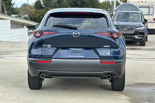 2022 Mazda CX-30 2.5 Select photo 4